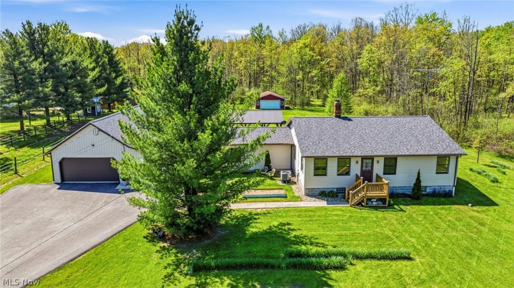 16715 Nauvoo Road, Middlefield, OH 44062 Main Photo
