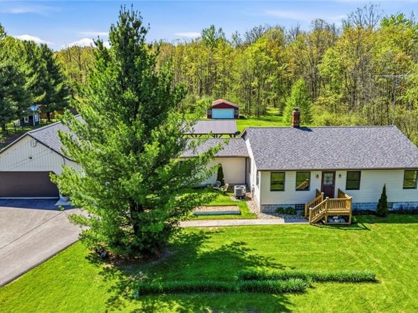 16715 Nauvoo Road, Middlefield, OH 44062