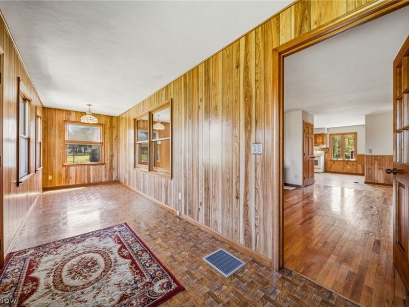 16715 Nauvoo Road, Middlefield, OH 44062 Photo 4