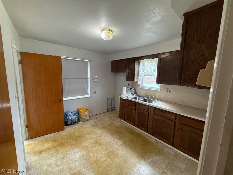 4076 E 187th Street, Cleveland, OH 44122 Photo 17