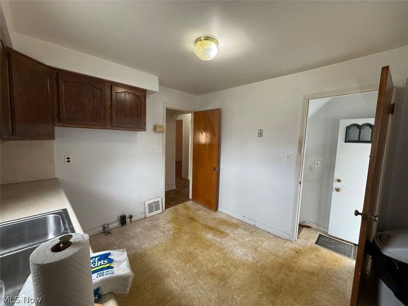 4076 E 187th Street, Cleveland, OH 44122 Photo 18