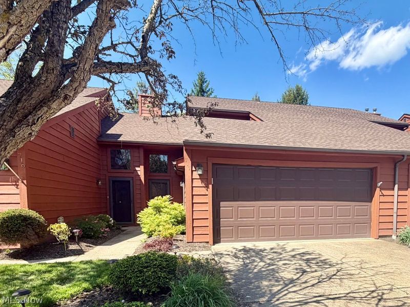 717 Village Club Road, Sagamore Hills, OH 44067 Photo 1