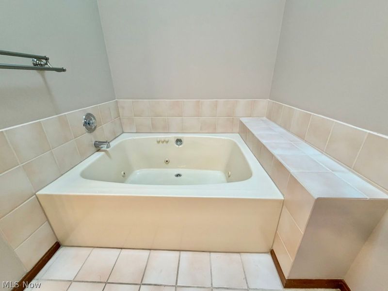717 Village Club Road, Sagamore Hills, OH 44067 Photo 17