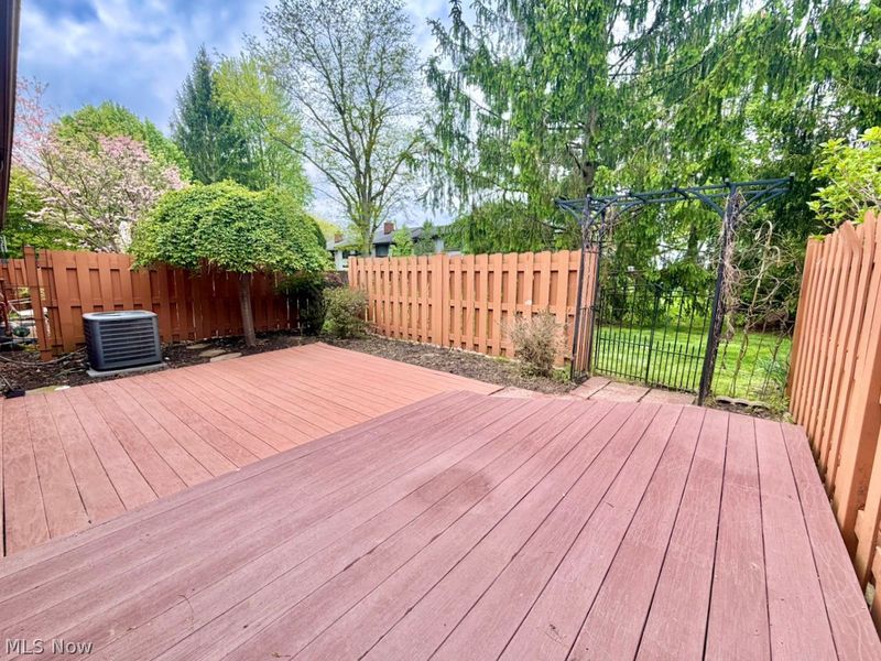 717 Village Club Road, Sagamore Hills, OH 44067 Photo 2