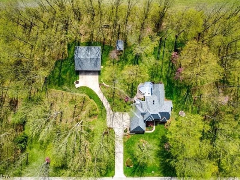 38265 Flint Ridge Drive , Grafton, OH 44044 Photo 6