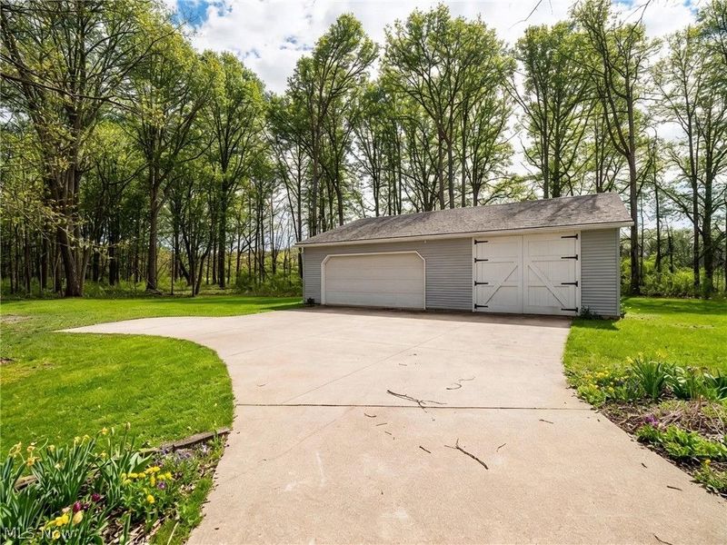 38265 Flint Ridge Drive , Grafton, OH 44044 Photo 7
