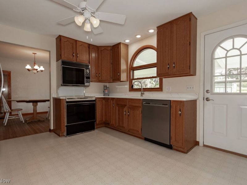 11560 Girdled Road, Concord Township, OH 44077 Photo 7