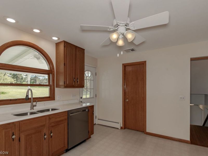 11560 Girdled Road, Concord Township, OH 44077 Photo 9