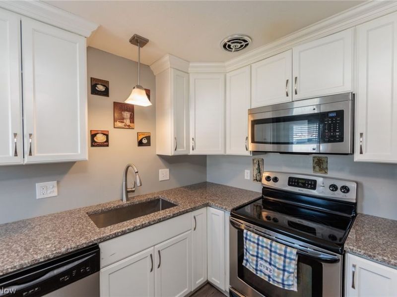 23540 David Drive, Unit 117, North Olmsted, OH 44070 Photo 14