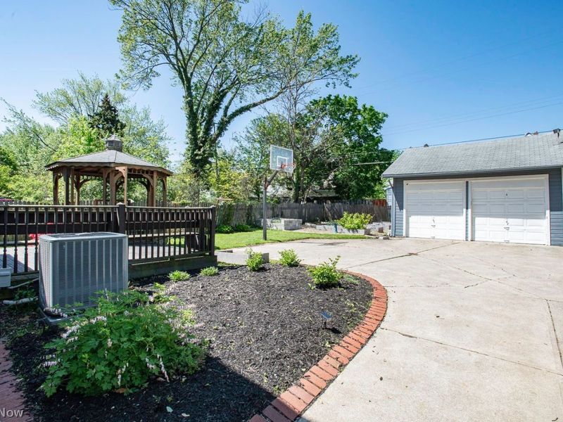 2088 West Boulevard , Cleveland, OH 44102 Photo 32
