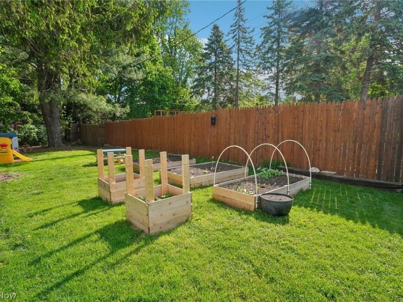 17600 Chatfield Avenue , Cleveland, OH 44111 Photo 32