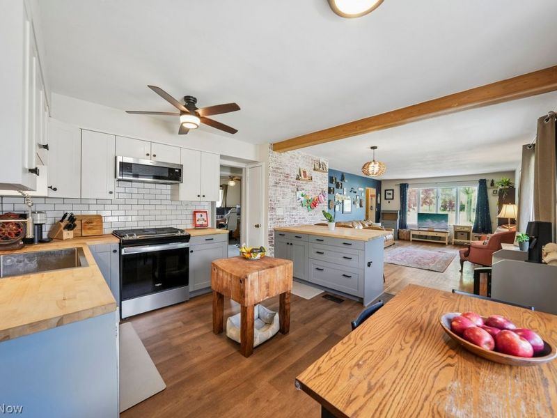 17600 Chatfield Avenue , Cleveland, OH 44111 Photo 5