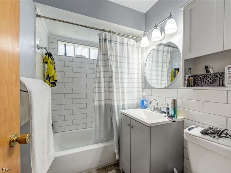 Fairview Park, OH 44126 Photo 11