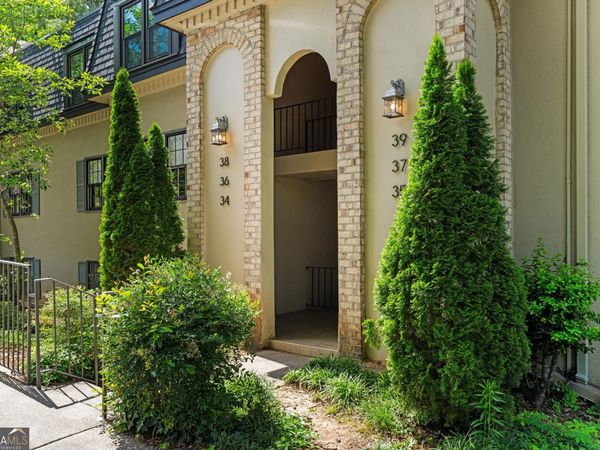 34 Chaumont Square NW, Atlanta, GA 30327