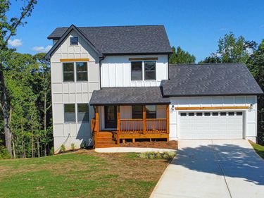 5719 Calm Valley Point, Flowery Branch, GA 30542