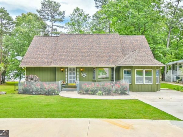 591 Rue Cezzan, Lavonia, GA 30553