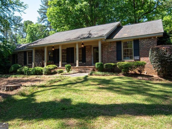 505 Pine Circle, Peachtree City, GA 30269