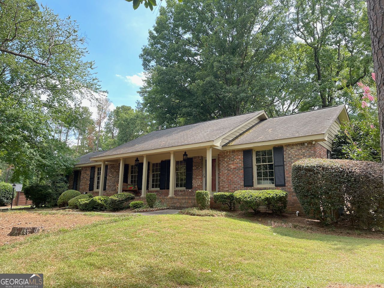 505 Pine Circle, Peachtree City, GA 30269 Main Photo
