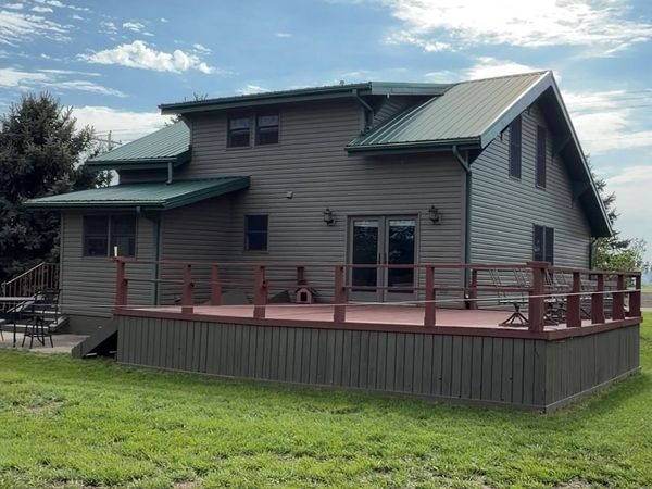3192 MCKINLEY AVE, Sheldon, IA 51201