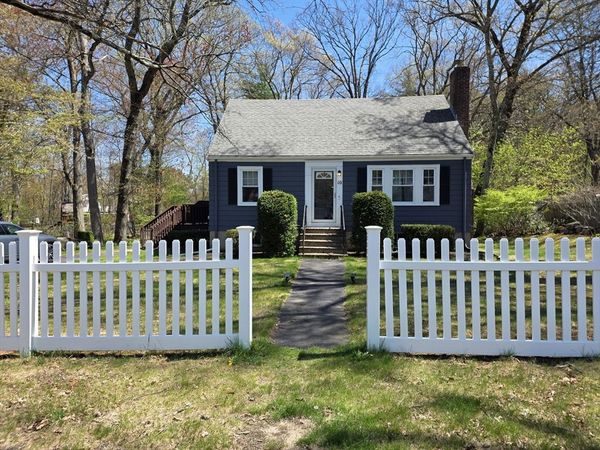 10 Marion St, Wilmington, MA 01887