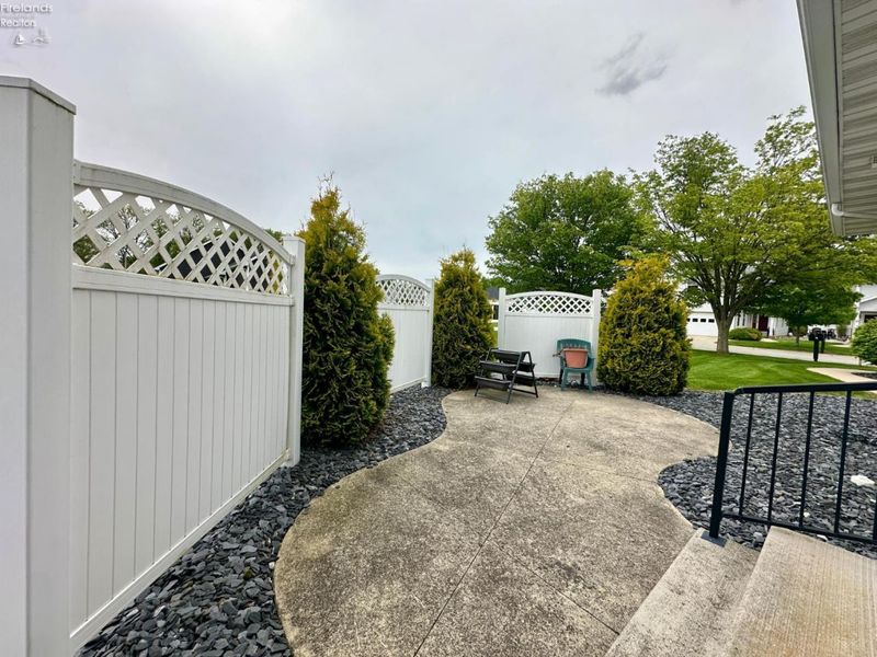 503 Elise Lane, Gibsonburg, OH 43431 Photo 6