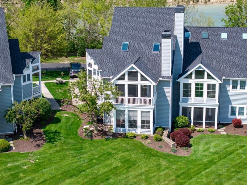10961 N Bay Point Drive, Unit 108, Marblehead, OH 43440 Photo 2
