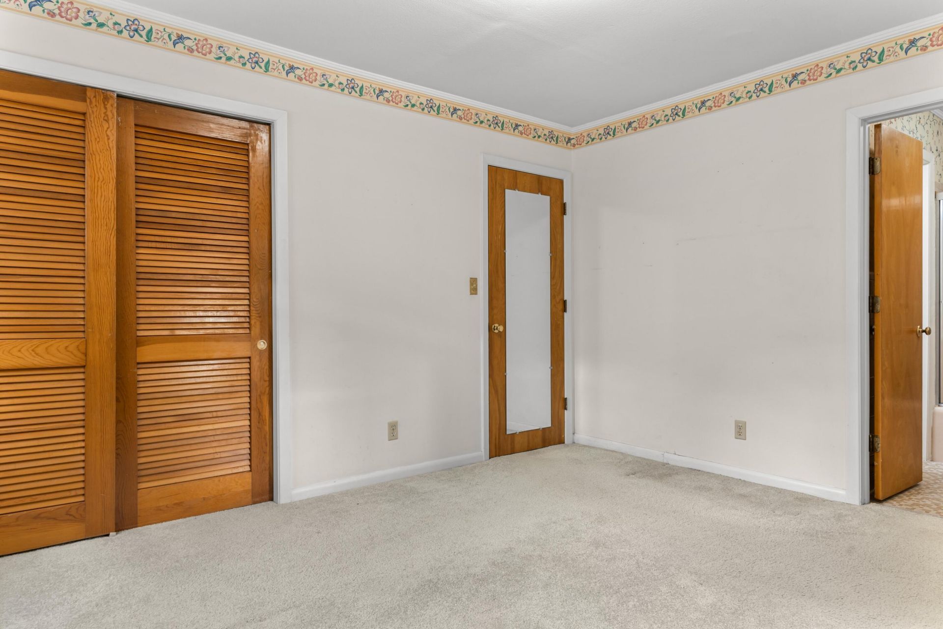 2753 Hillcrest Avenue Photo 21