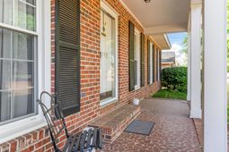 2753 Hillcrest Avenue photo 4