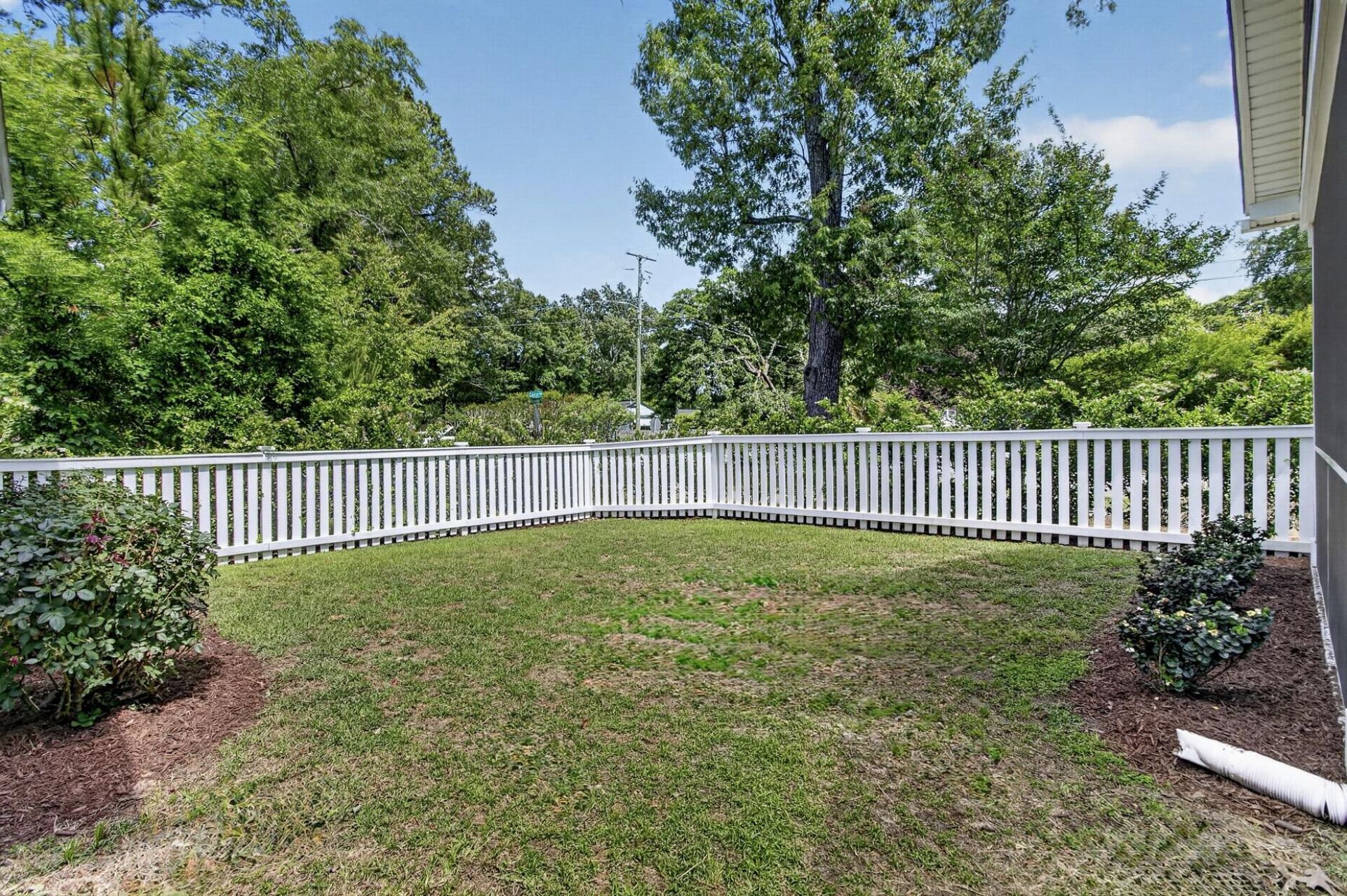 2302 Town Woods Road Photo 38
