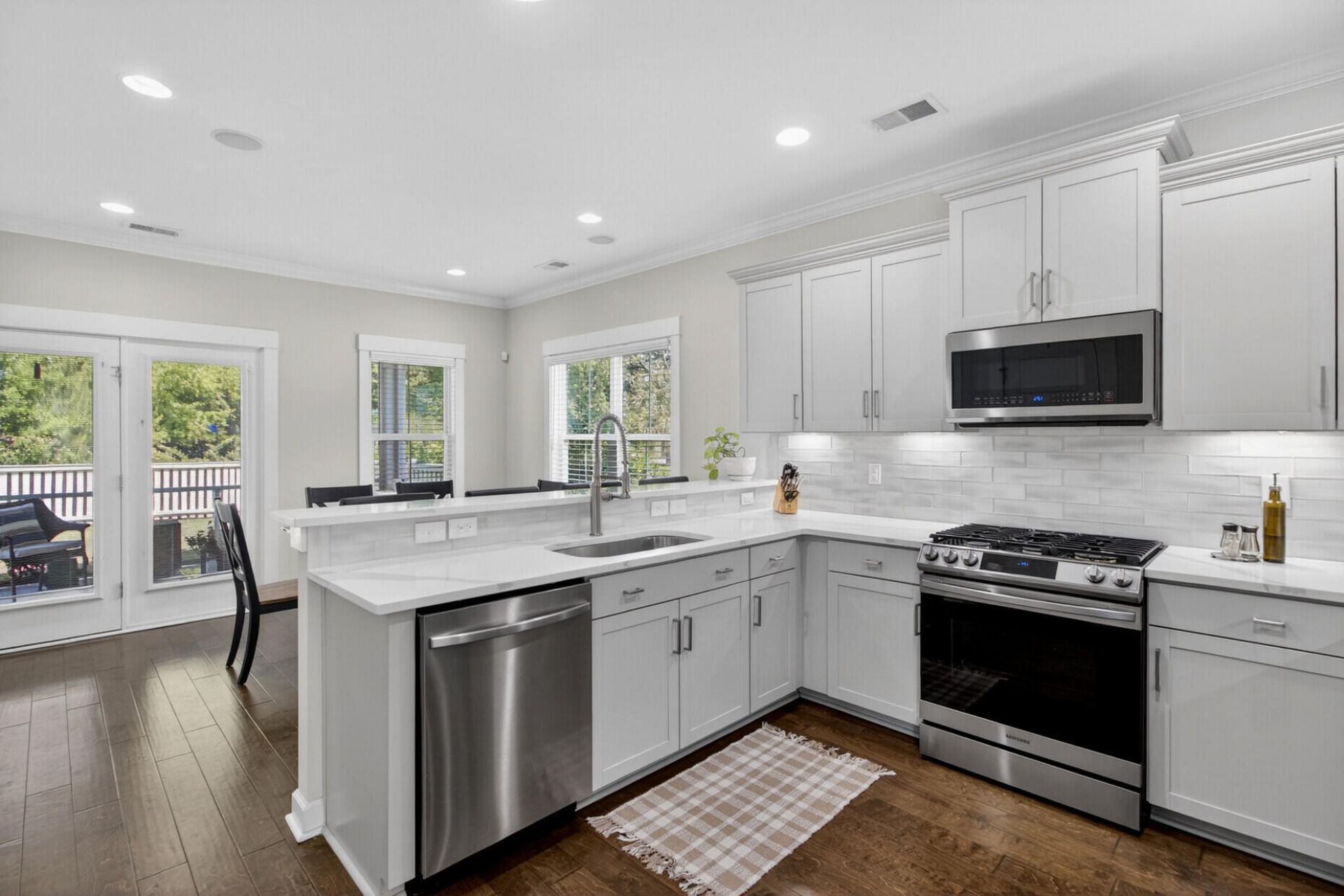 2302 Town Woods Road Photo 9