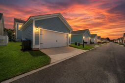 104 Crossandra Avenue photo 4
