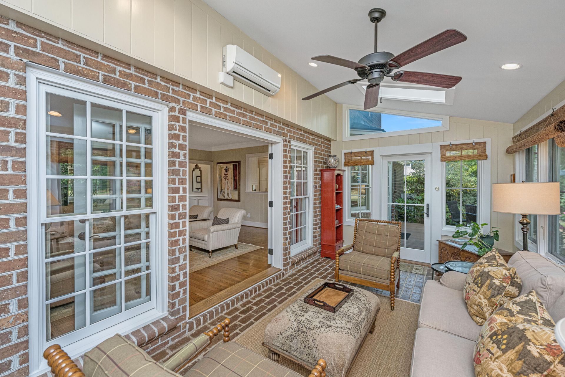 728 Creekside Drive Photo 24