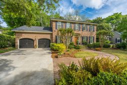 728 Creekside Drive photo 4