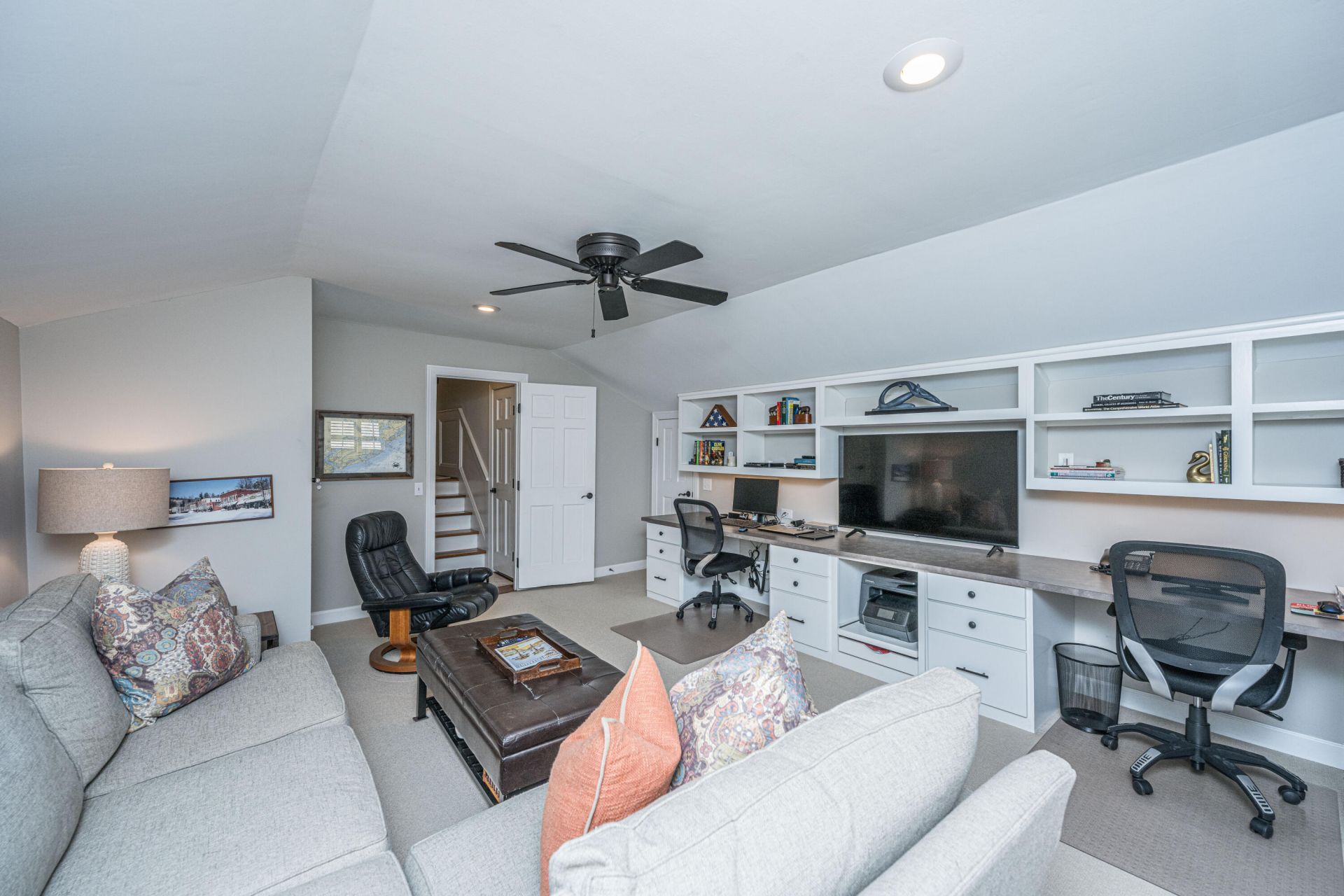728 Creekside Drive Photo 36