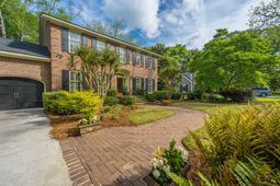 728 Creekside Drive photo 4