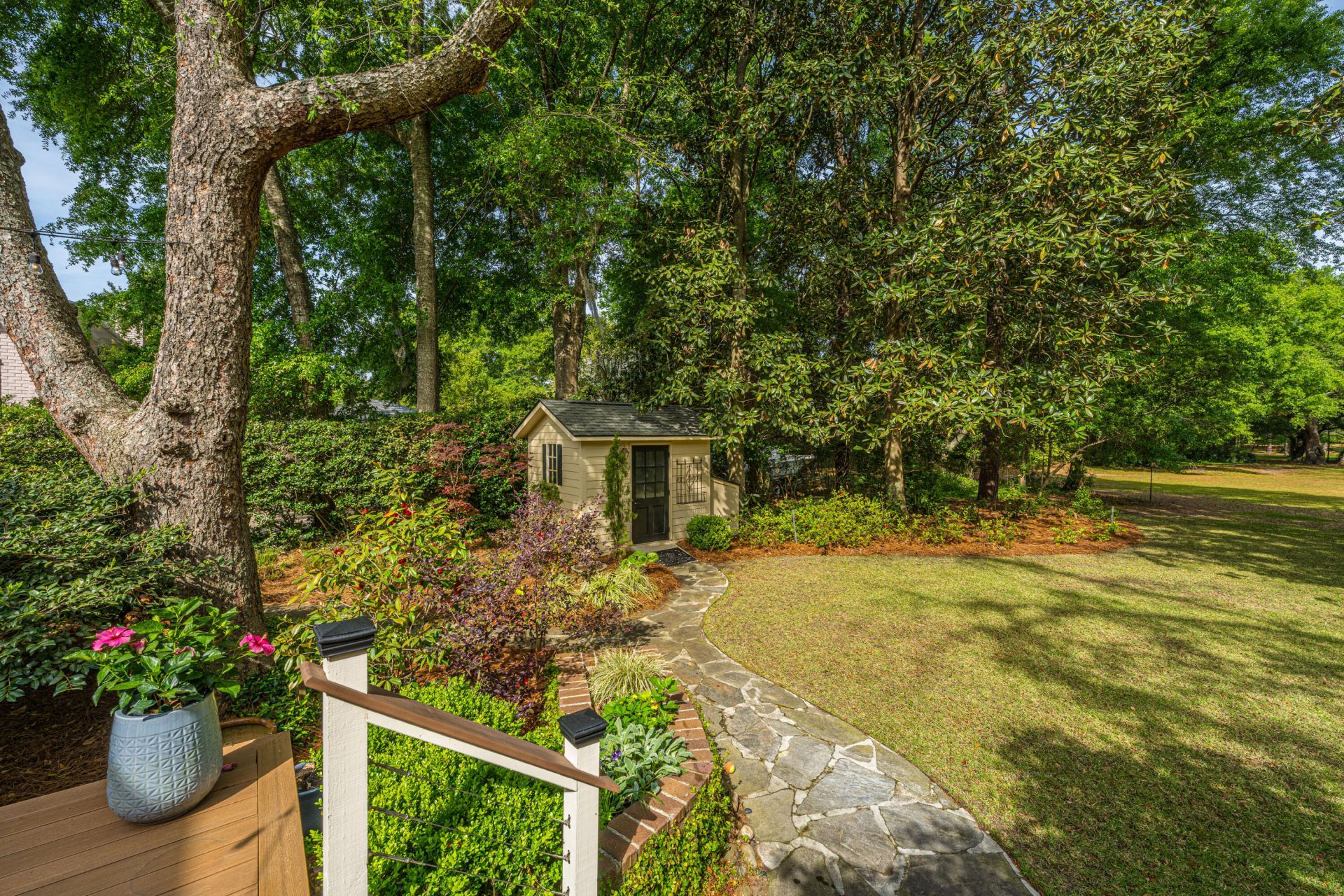 728 Creekside Drive Photo 44