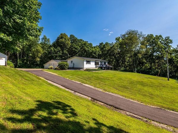 S3532 Chicken Valley Road , Fountain City, WI 54629