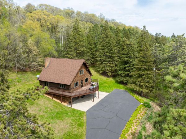 14399 County 1 Boulevard , Goodhue, MN 55027