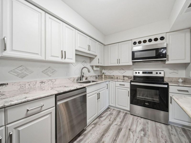 1207 Lake Shore Drive , Unit 239, Columbus, OH 43204 Photo 16