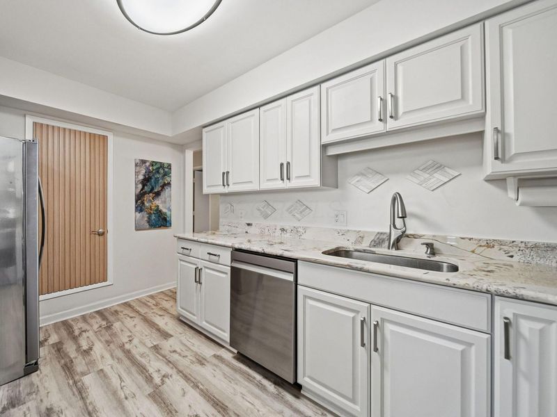 1207 Lake Shore Drive , Unit 239, Columbus, OH 43204 Photo 17