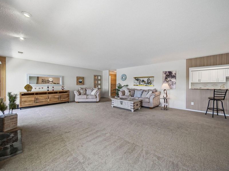 1207 Lake Shore Drive , Unit 239, Columbus, OH 43204 Photo 6
