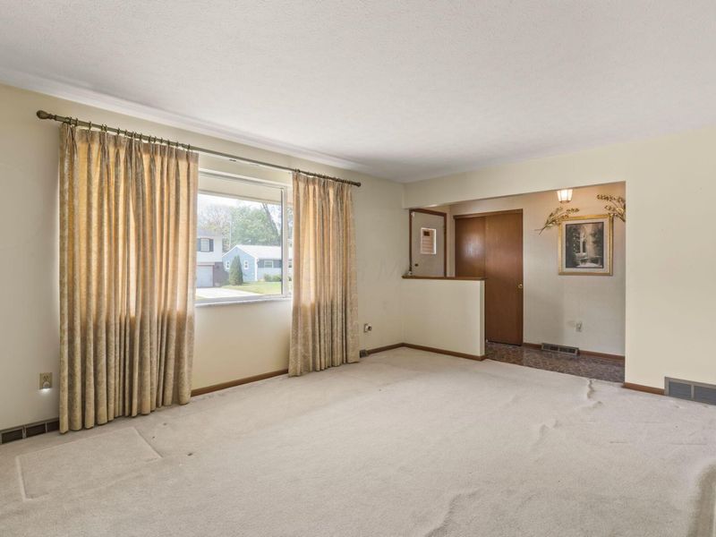 6028 Darby Lane , Columbus, OH 43229 Photo 14
