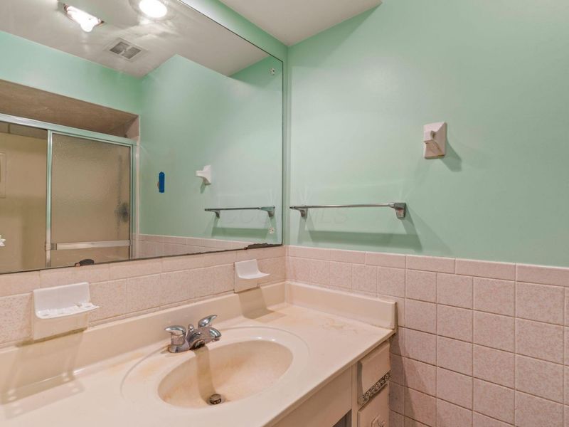 6028 Darby Lane , Columbus, OH 43229 Photo 32