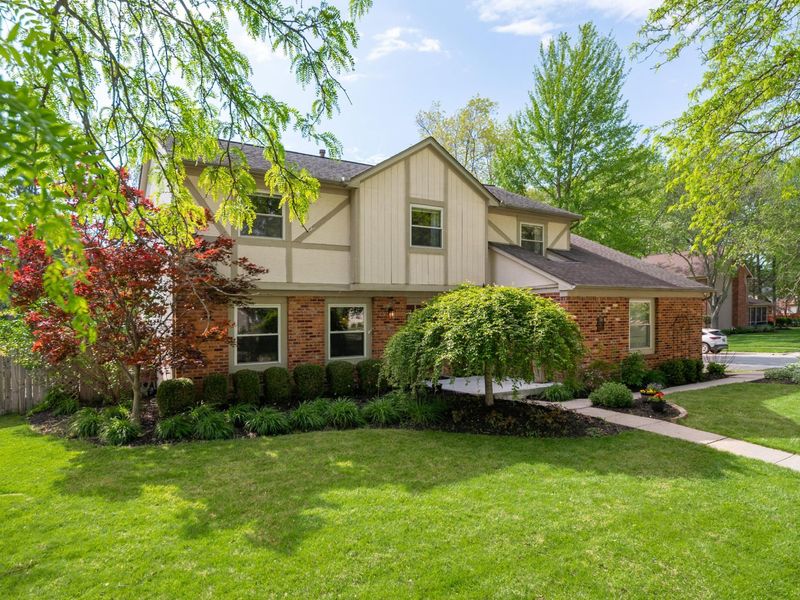7971 Stonehurst Drive, Dublin, OH 43016 Photo 1