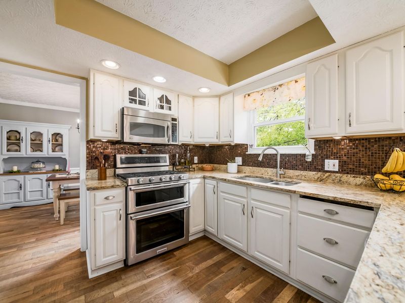 7971 Stonehurst Drive, Dublin, OH 43016 Photo 11