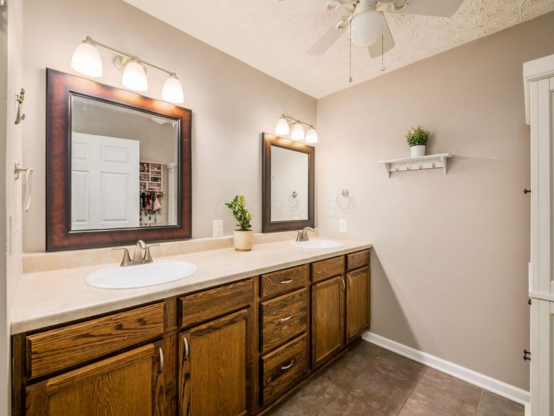 7971 Stonehurst Drive, Dublin, OH 43016 Photo 24