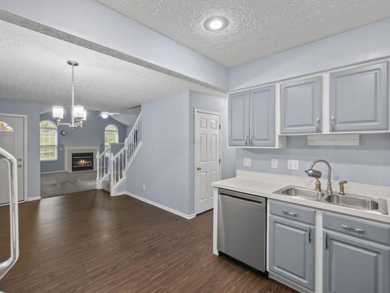 6183 Glenvillage Drive, Dublin, OH 43016 Photo 9