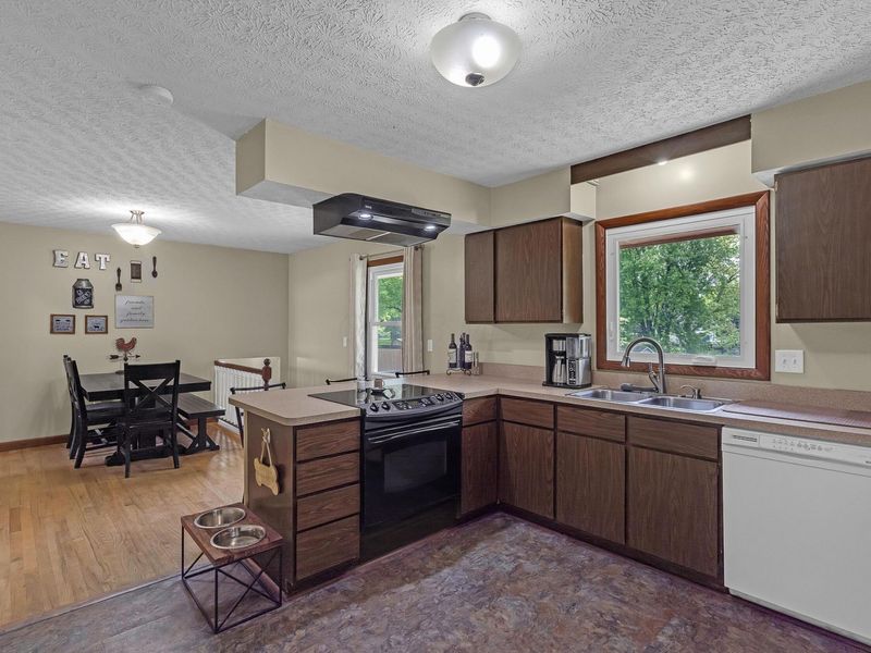 75 Hiawatha Trail, Granville, OH 43023 Photo 12