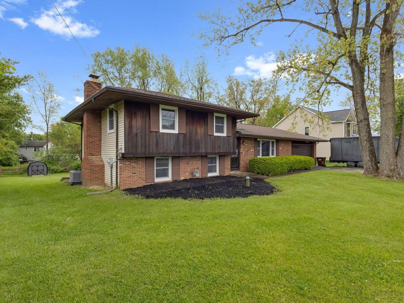75 Hiawatha Trail, Granville, OH 43023 Photo 2