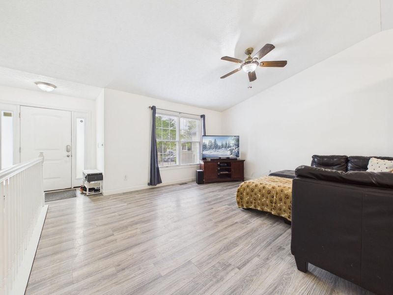 8510 Amarillo Drive , Blacklick, OH 43004 Photo 4